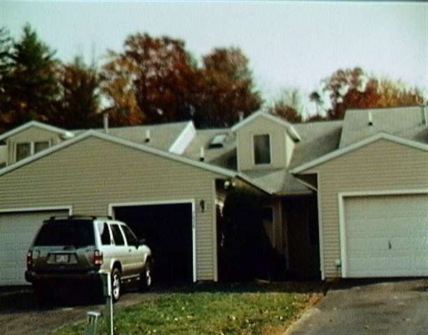 7026 Suzanne Ln