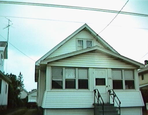1326 Woolsey St