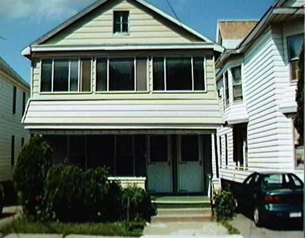 1573 Carrie St