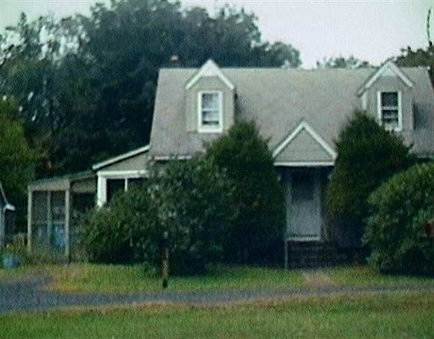 10 Circle Dr