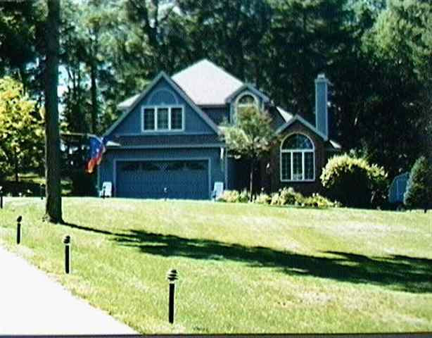 18 Cayuga Ct
