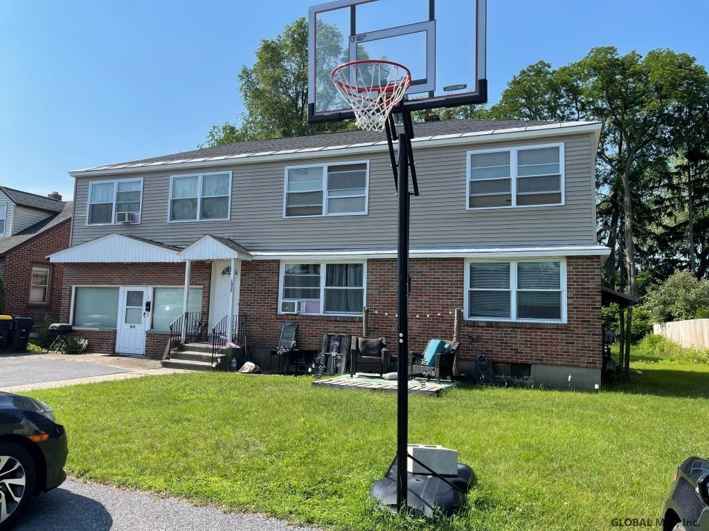 1037 Community Rd, Rotterdam, NY 12304