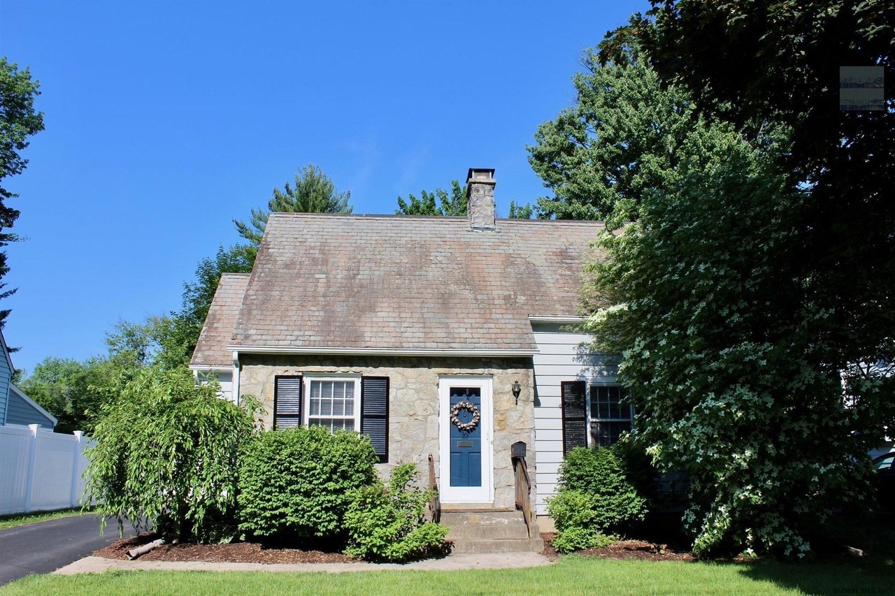 16 Alden Ct Bethlehem Ny 12054 3406 Mls 202120707 Redfin