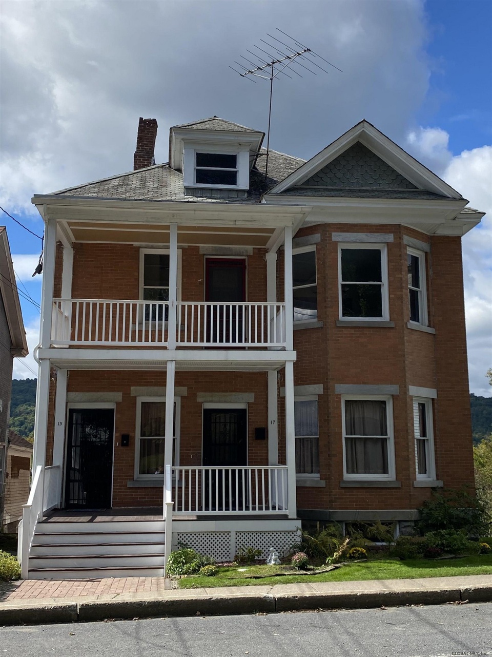 15-17 North St, Granville, NY 12832