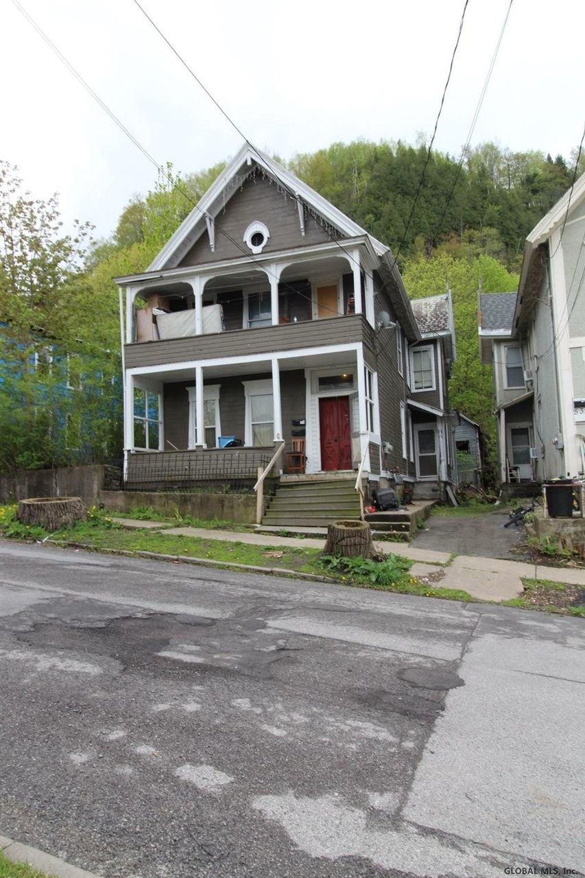 537 E Jefferson St, Little Falls, NY 13365