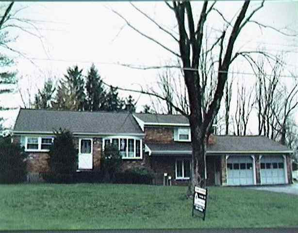 12 Greenway Dr