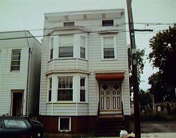 258 2nd Ave
