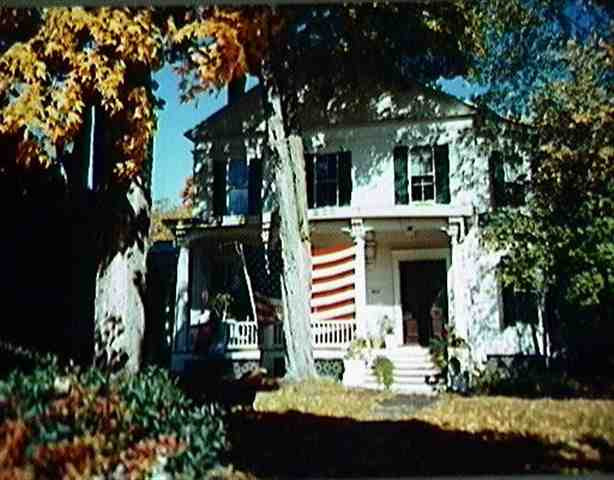 3007 Main St