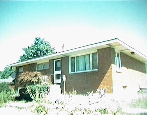 2B Maxwell St