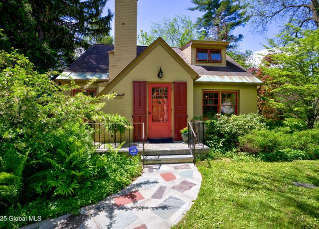 Property at 1524 Grenoside Ave, Niskayuna, NY 12309, 4 beds, 2 baths