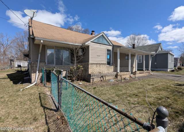 Property at 14 Princetown Rd, Schenectady, NY 12306, 4 beds, 2 baths