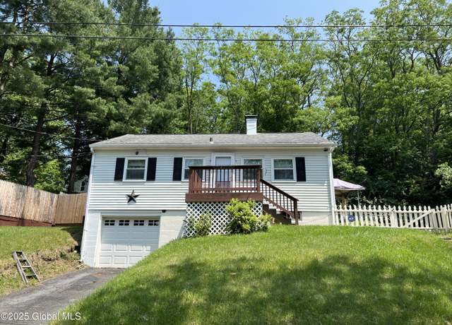 Property at 270 Wayne St, Troy, NY 12180, 3 beds, 1 bath