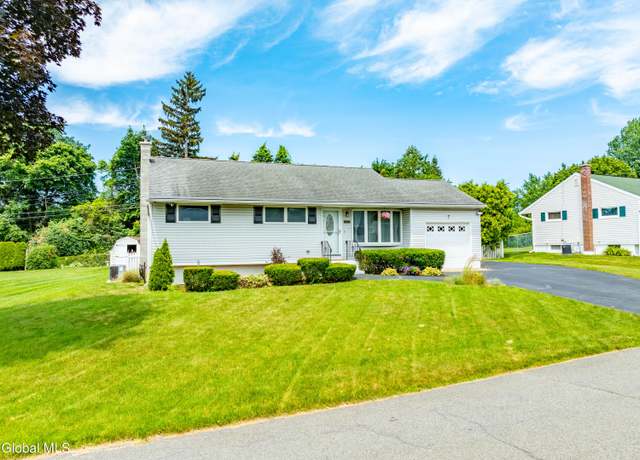 Property at 7 Twilight Ter, Loudonville, NY 12211, 3 beds, 2 baths