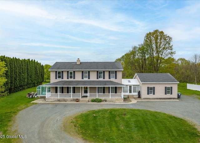 Property at 22 Staniak Rd, Mechanicville, NY 12118, 3 beds, 2.5 baths