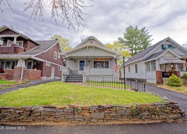 Property at 1146 Keyes Ave, Schenectady, NY 12309, 3 beds, 1.5 baths