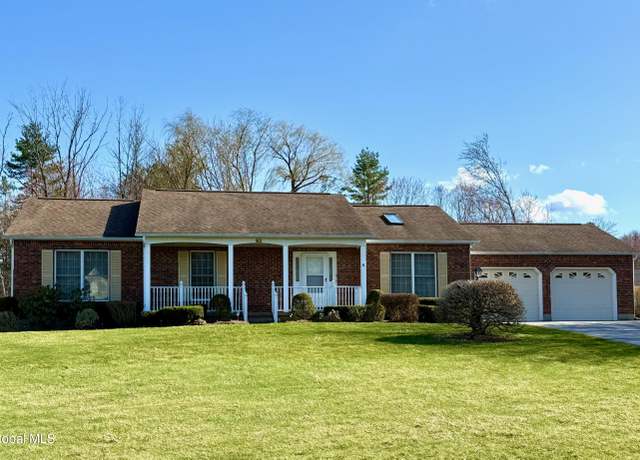 Property at 93 Gloucester St, Clifton Park, NY 12065, 3 beds, 2 baths