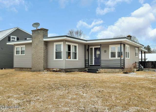 Property at 15 Carleton Ct, Glens Falls, NY 12801, 3 beds, 1.5 baths