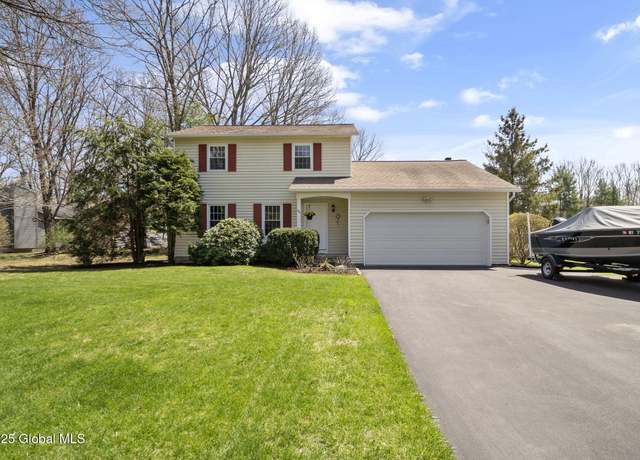 Property at 44 Lincoln Ave, Clifton Park, NY 12065, 3 beds, 1.5 baths