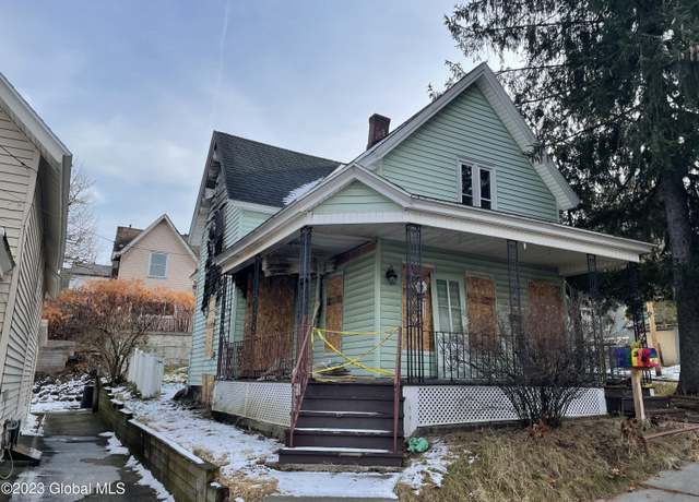 Property at 21 Bloomingdale Ave, Gloversville, NY 12078, 4 beds, 1 bath