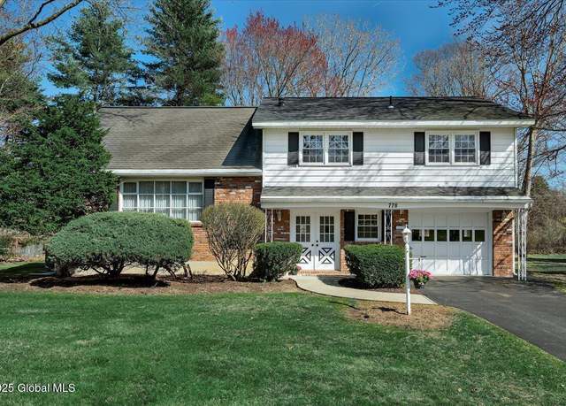 Property at 778 Westmoreland Dr, Niskayuna, NY 12309, 4 beds, 1.5 baths
