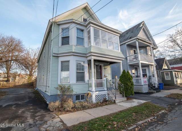 Property at 117 Prospect St, Schenectady, NY 12308, 6 beds, 2 baths