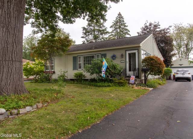 Property at 210 Kenwood Ave, Delmar, NY 12054, 2 beds, 1.5 baths