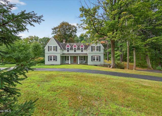 Property at 2626 Troy Schenectady Rd, Schenectady, NY 12309, 5 beds, 3.5 baths