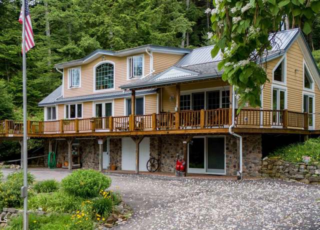 Property at 1141 North Shore Rd, Hadley, NY 12835, 4 beds, 2.5 baths