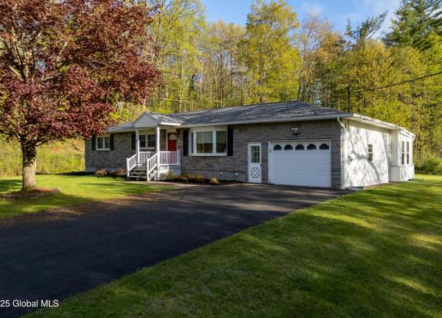 Property at 92 Vosburgh Rd, Mechanicville, NY 12118, 4 beds, 1 bath
