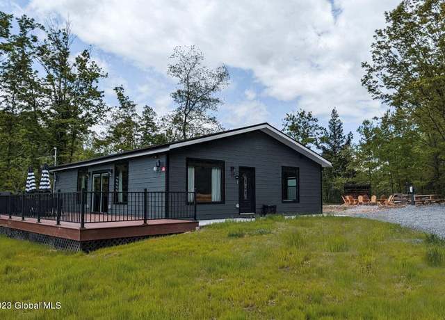 Property at 284 Bross St, Cairo, NY 12413, 3 beds, 1.5 baths