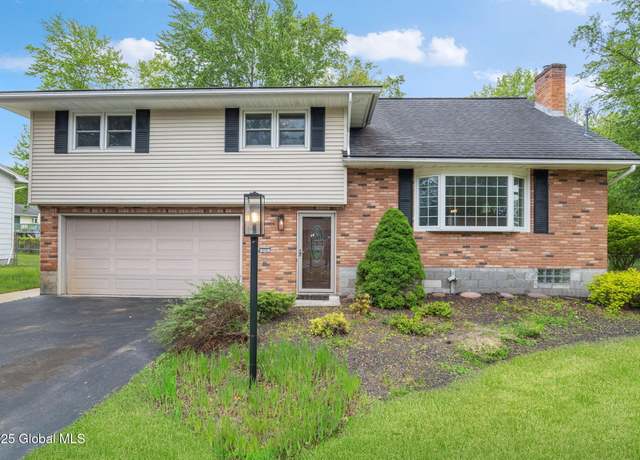 Property at 372 Masullo Pkwy, Schenectady, NY 12306, 3 beds, 1.5 baths