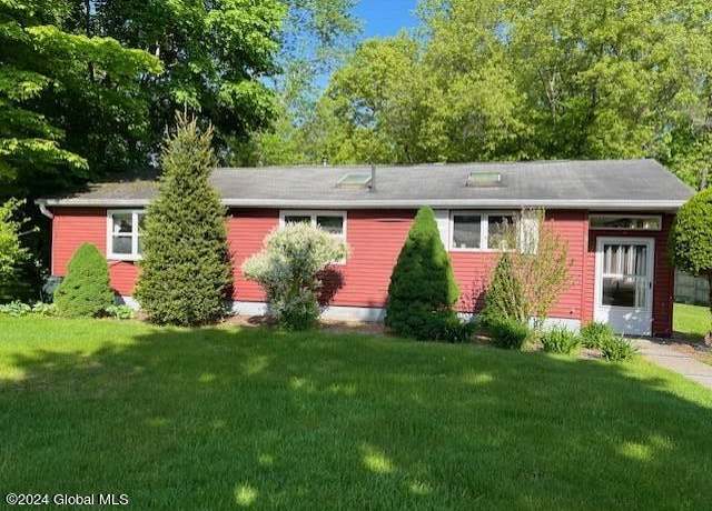 Property at 503 Saratoga Rd, Schenectady, NY 12302, 3 beds, 2 baths
