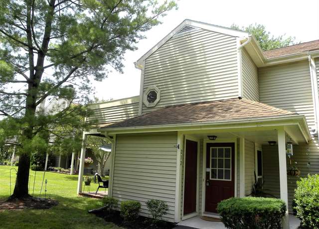 Property at 223 Victory Way, Clifton Park, NY 12065, 2 beds, 1 bath