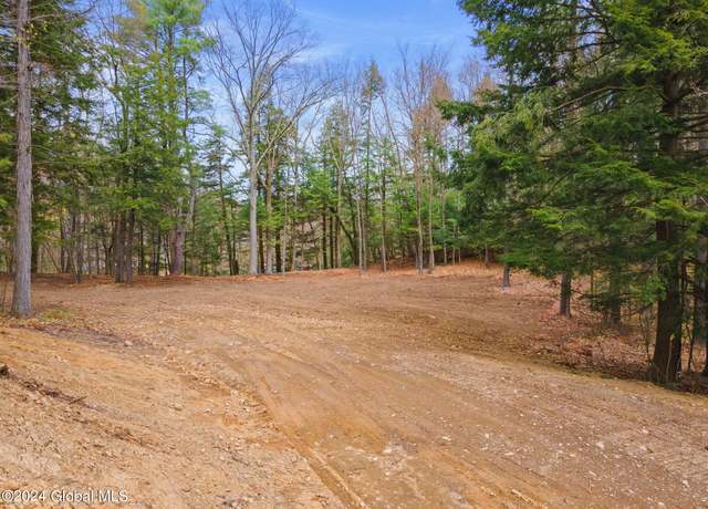 Property at 18 Autumn Ln, West Sand Lake, NY 12196