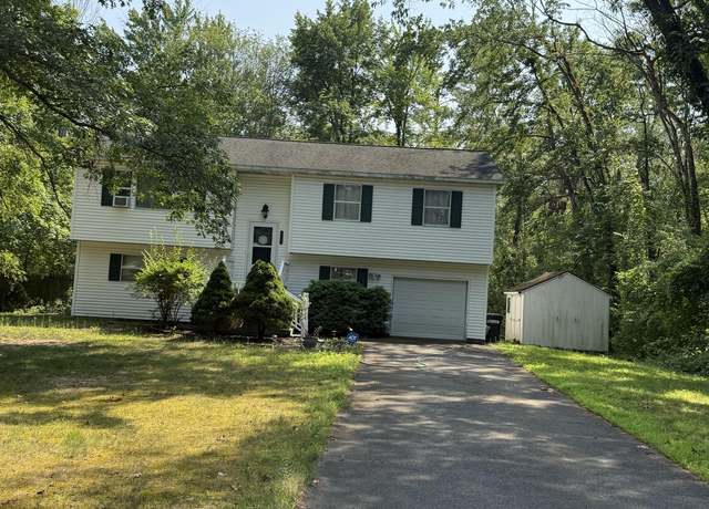 Property at 3007 Valley Pine Dr, Schenectady, NY 12303, 4 beds, 2.5 baths