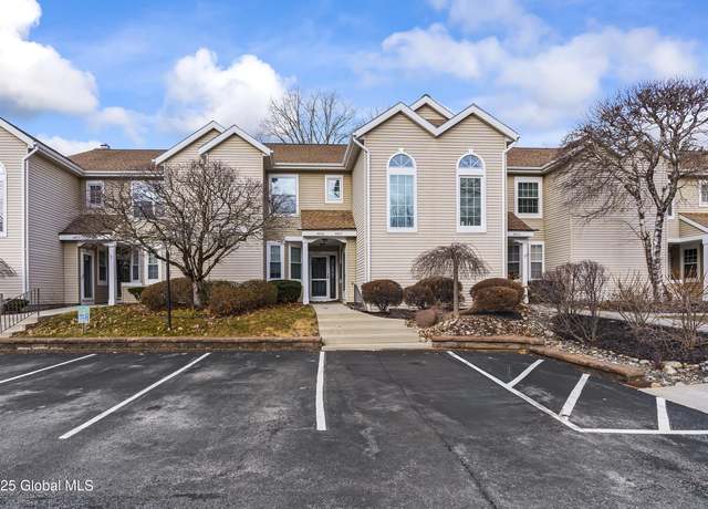 Property at 4808 S Foxwood Dr, Clifton Park, NY 12065, 2 beds, 1.5 baths