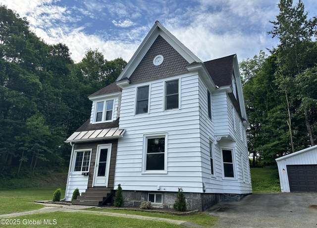 Property at 37 Highland Ter, Gloversville, NY 12078, 4 beds, 1.5 baths