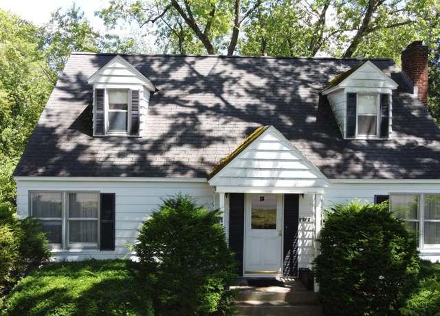 Property at 1128 Hedgewood Ln, Niskayuna, NY 12309, 3 beds, 1.5 baths