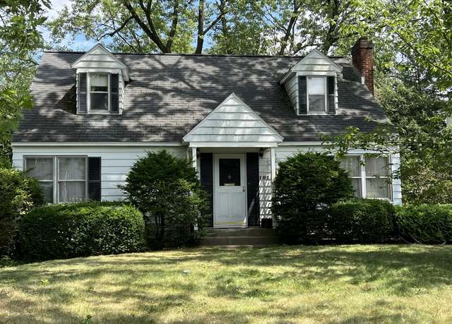 Property at 1128 Hedgewood Ln, Niskayuna, NY 12309, 3 beds, 1.5 baths