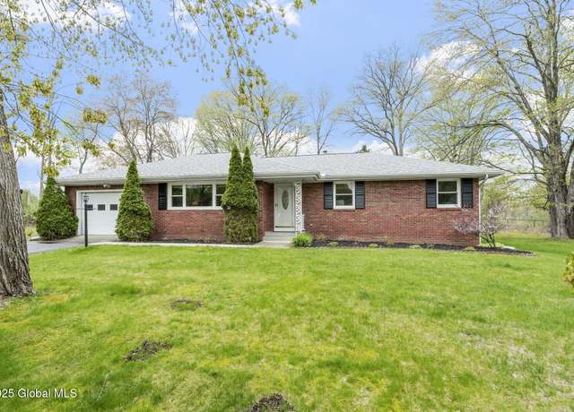 Property at 27 Chapel Ln, Glenmont, NY 12077, 3 beds, 1.5 baths