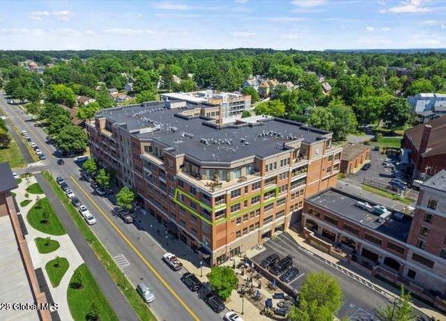 Property at 38 High Rock Ave Unit 4D, Saratoga Springs, NY 12866, 3 beds, 2.5 baths