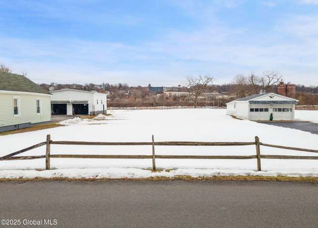 Property at L37 Erie Ter, Amsterdam, NY 12010
