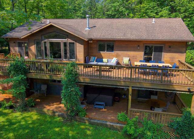 Property at 29 Ambassador Ct Unit Court, Athens, NY 12015, 4 beds, 3 baths