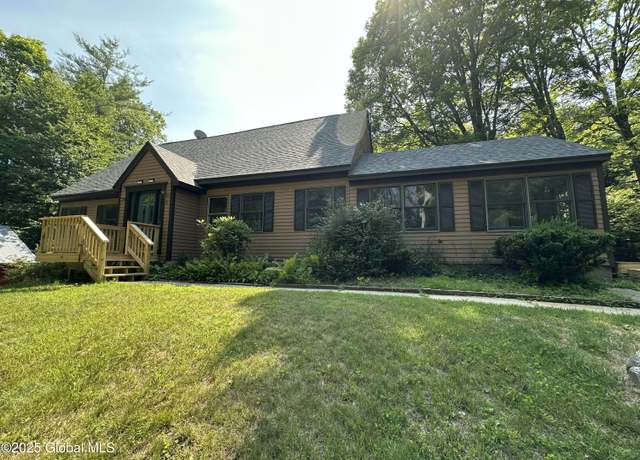 Property at 13 Taylor Woods Rd, Fort Ann, NY 12827, 6 beds, 4 baths