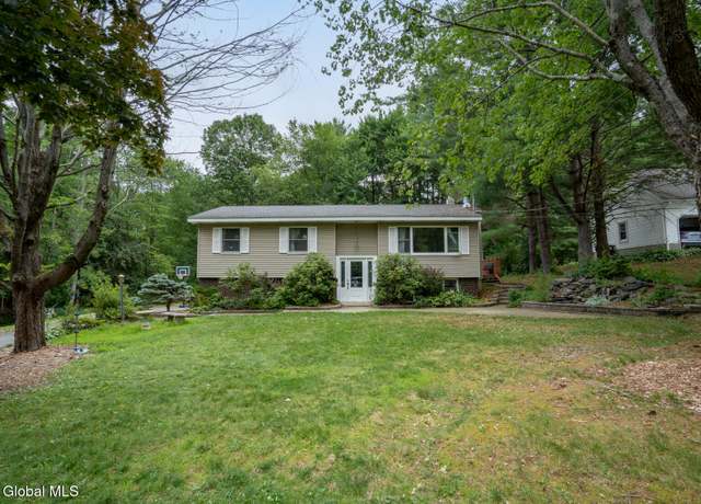 Property at 1709 Julianne Dr, Castleton, NY 12033, 4 beds, 2 baths