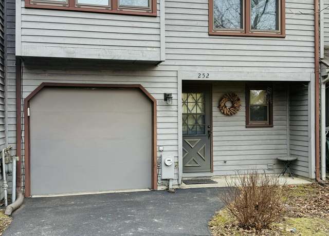 Property at 252 Woodscape Dr, Albany, NY 12203, 3 beds, 1.5 baths