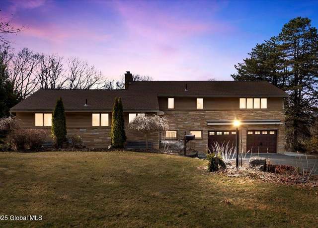 Property at 1273 Ruffner Rd, Niskayuna, NY 12309, 4 beds, 2.5 baths