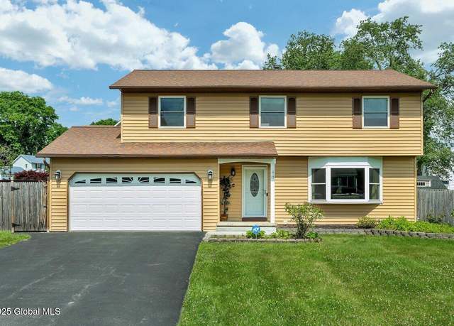Property at 15 Deer Path Dr, Albany, NY 12205, 4 beds, 2.5 baths
