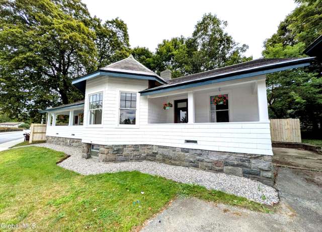 Property at 4 Palmer Ave, Corinth, NY 12822, 3 beds, 1 bath