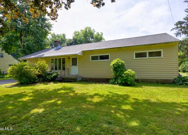 Property at 31 Crooked St, Ballston Lake, NY 12019, 3 beds, 1 bath